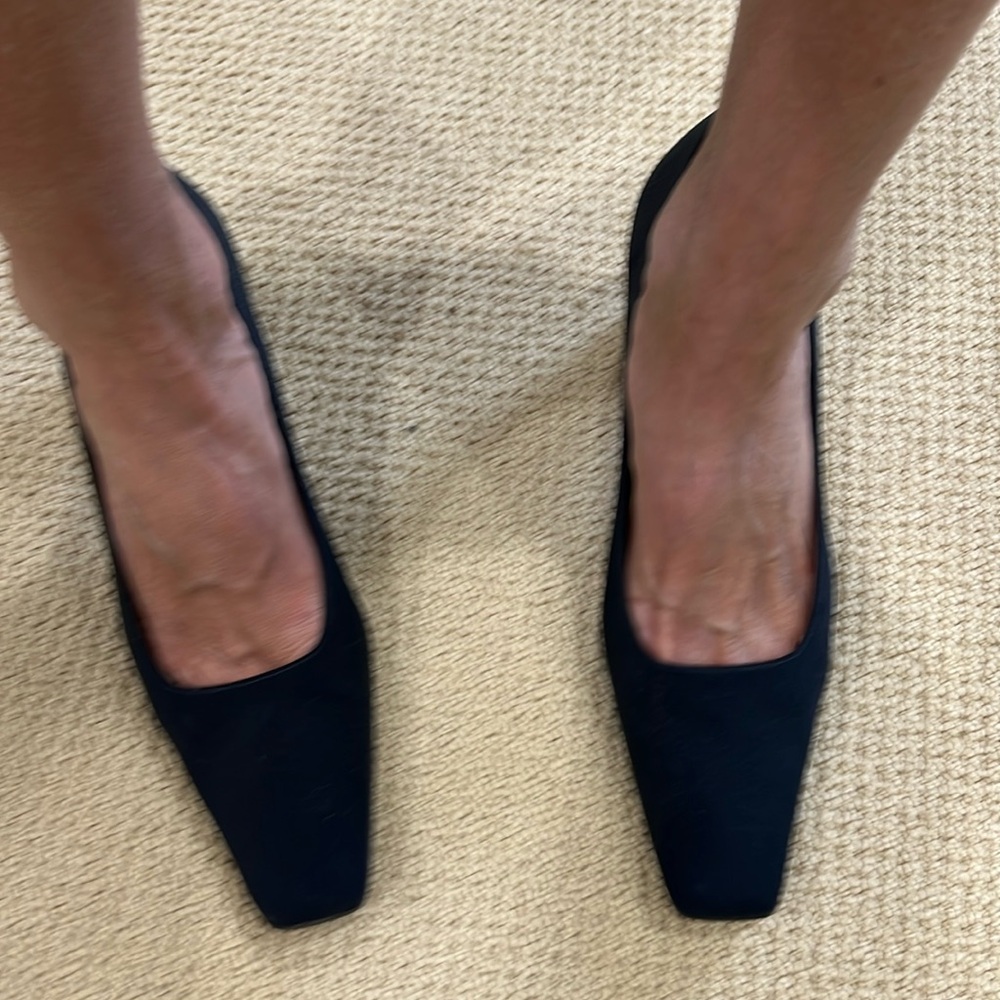 Designer black pump